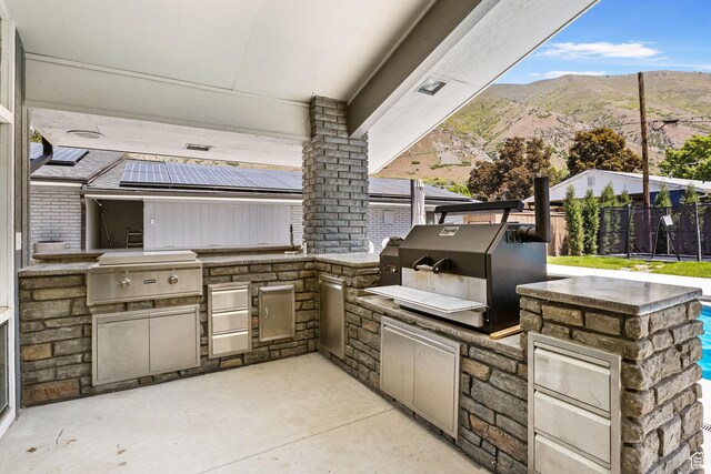 177 S Canyon Ave, Springville, UT 84663 - view of patio featuring a mountain view