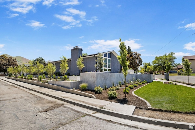 177 S Canyon Ave, Springville, UT 84663 - view of front of house featuring a chimney