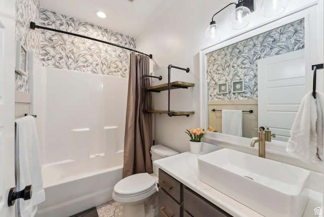 222 S Summer Breeze Ln, Layton, UT 84041 - full bath featuring toilet, shower / bathtub combination with curtain, vanity, and recessed lighting