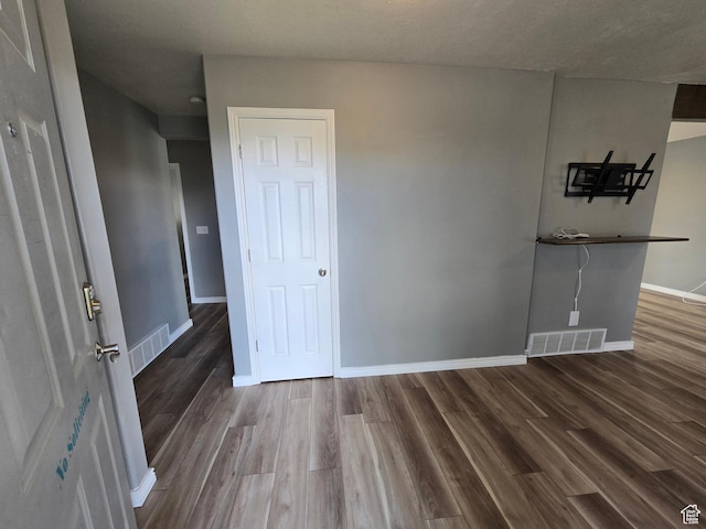 4043 S Lake Vista Dr, Saratoga Springs, UT 84045 - spare room featuring baseboards and wood finished floors