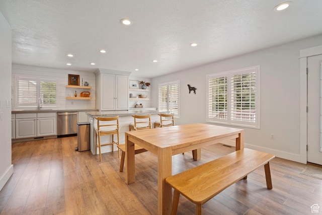 890 E 20 N, Smithfield, UT 84335 - dining space featuring recessed lighting, light wood-type flooring, and baseboards
