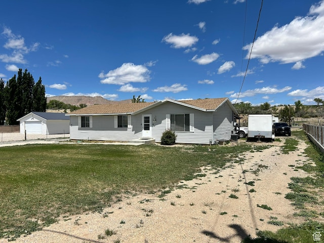 545 E Molen Rd, Ferron, UT 84523 - single story home featuring driveway
