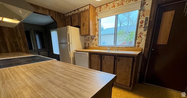 184 N 3rd E, Manila, UT 84046 - kitchen with white appliances, light countertops, and a sink