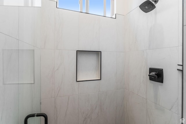 423 W Fitness Way, Ivins, UT 84738 - bathroom featuring tiled shower