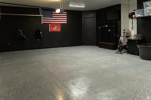 423 W Fitness Way, Ivins, UT 84738 - garage featuring a garage door opener