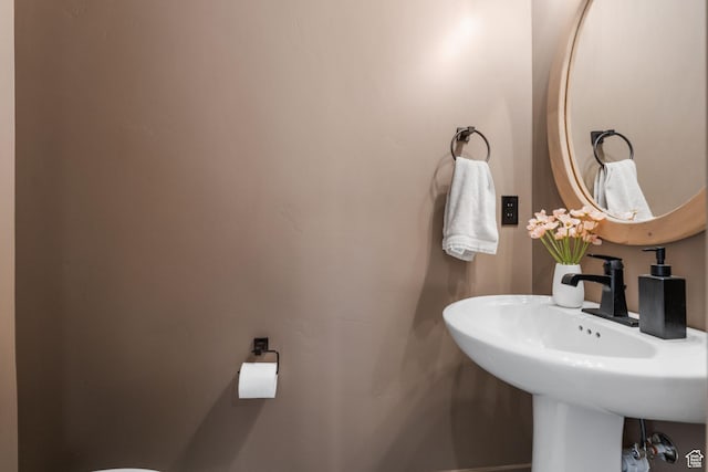 423 W Fitness Way, Ivins, UT 84738 - bathroom with a sink