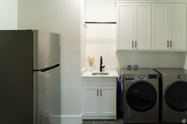 423 W Fitness Way, Ivins, UT 84738 - washroom with a sink and washer and clothes dryer