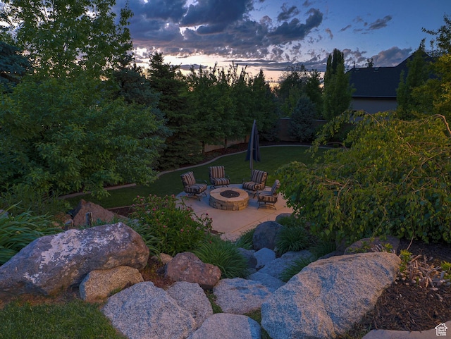13772 S Kennington Ct E, Draper, UT 84020 - view of yard with a fire pit and a patio area