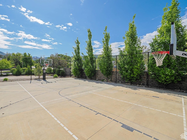 13772 S Kennington Ct E, Draper, UT 84020 - view of sport court with community basketball court