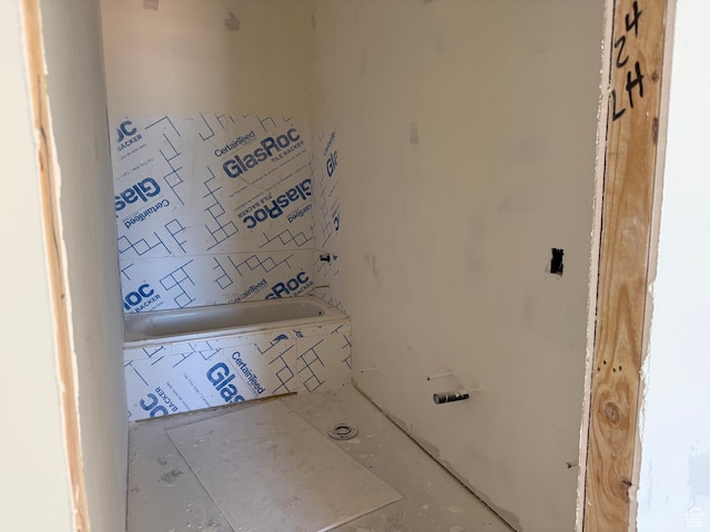 1585 E Black Brush Dr Unit 61, Washington, UT 84780 - bathroom with a tub