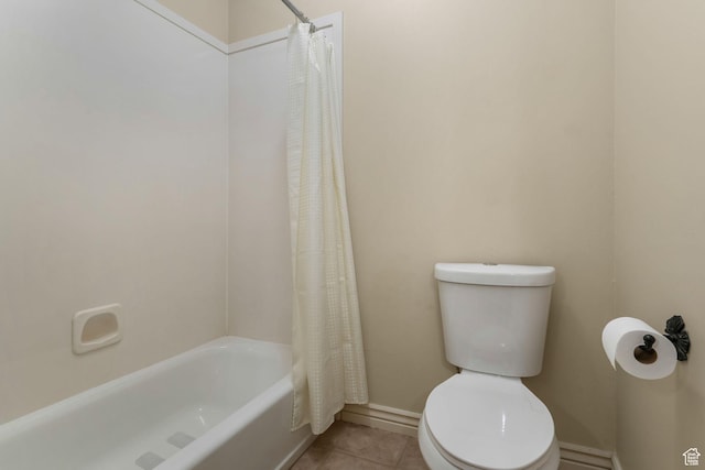 584 S Silver Ln, Alpine, UT 84004 - full bathroom featuring toilet, shower / tub combo, tile patterned flooring, and baseboards
