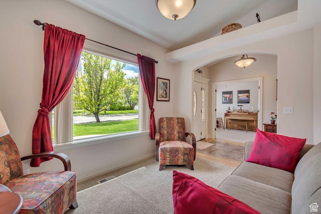 3028 W Viola Ln, Riverton, UT 84065 - living area featuring arched walkways and baseboards
