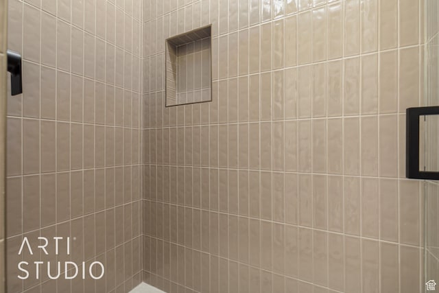 2921 E Yavin Way, St George, UT 84790 - bathroom featuring a tile shower