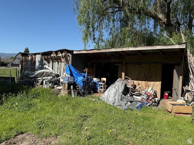 1035 W Main St, Lehi, UT 84043 - view of pole building with a yard
