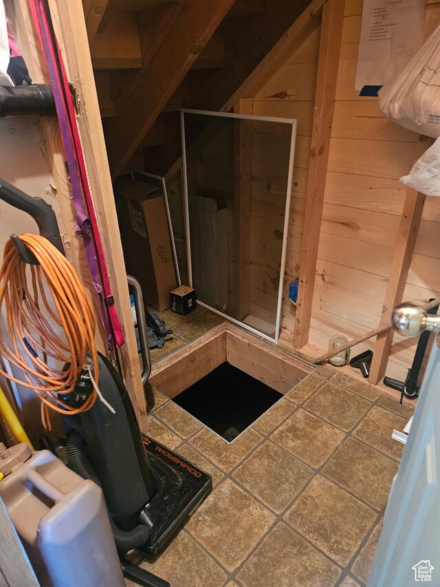45465 W Airport Rd, Fruitland, UT 84027 - bathroom with wooden walls