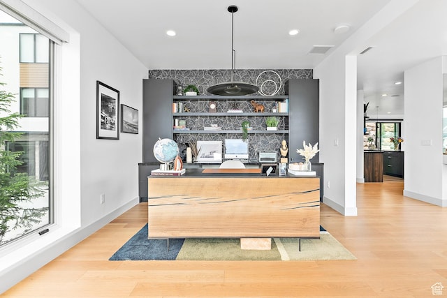1620 W Brevia Ct Unit 25, Lehi, UT 84043 - bar area featuring light wood finished floors, recessed lighting, baseboards, and decorative light fixtures