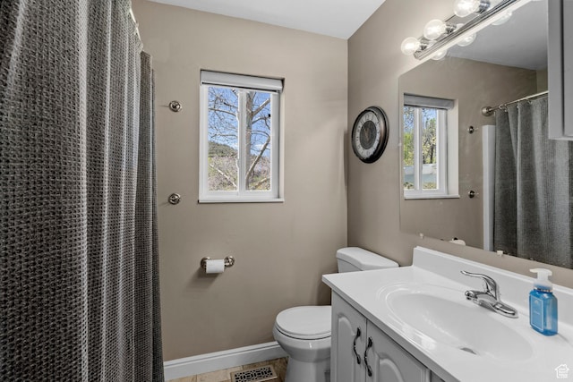 10246 E Lake Pines Dr Unit 1020, Heber City, UT 84032 - full bath featuring toilet, vanity, baseboards, a shower with curtain, and tile patterned floors