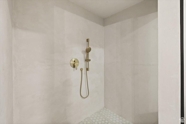 2559 E Evening Star Dr, Holladay, UT 84124 - bathroom with a tile shower
