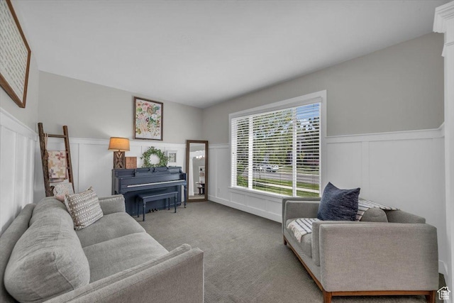 441 E Crape Myrtle Cir, Draper, UT 84020 - carpeted living room featuring wainscoting and a decorative wall