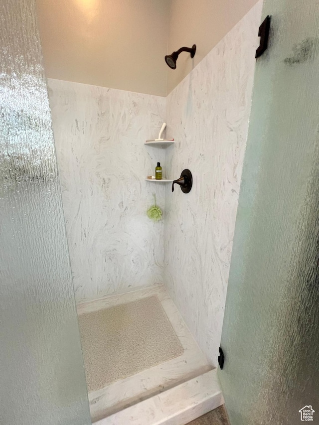 12137 N Montrose Dr, Highland, UT 84003 - bathroom with a shower