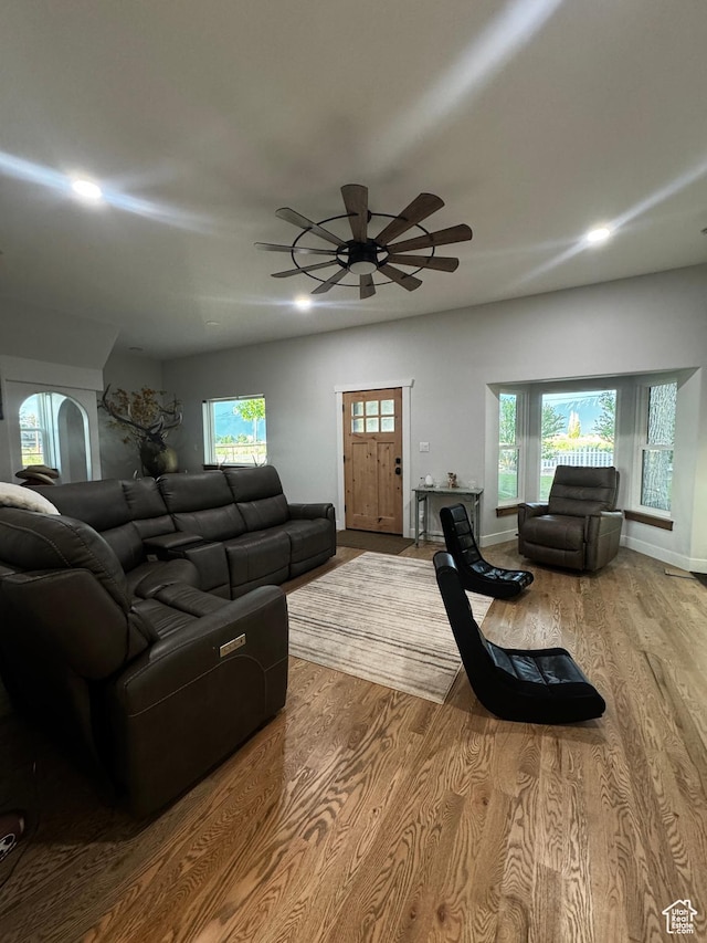 6692 S 3200 W, Benjamin, UT 84660 - living area featuring wood finished floors, a ceiling fan, baseboards, and recessed lighting