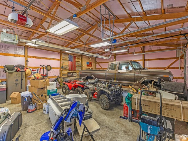 6692 S 3200 W, Benjamin, UT 84660 - garage with a garage door opener