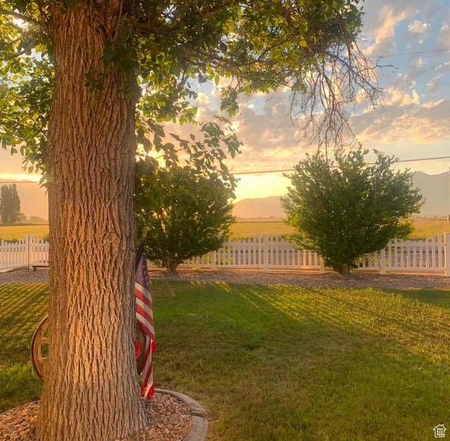 6692 S 3200 W, Benjamin, UT 84660 - view of yard at dusk
