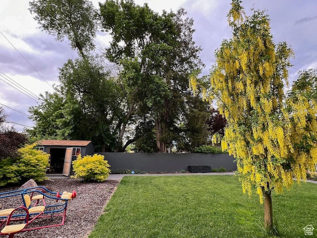 5466 S Woodcrest Dr, Holladay, UT 84117 - view of yard