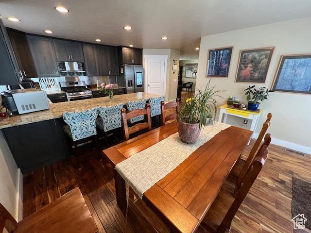 115 E 8469 S, Sandy, UT 84070 - dining room with dark wood-style floors, baseboards, and recessed lighting