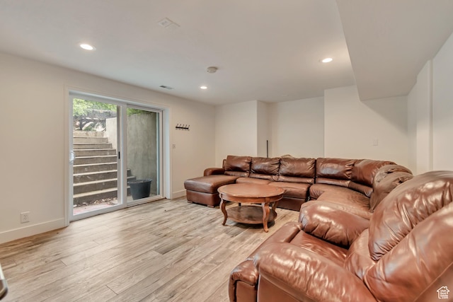 11198 S Wyngate Ln E, Sandy, UT 84092 - living area featuring light wood-style floors, baseboards, and recessed lighting