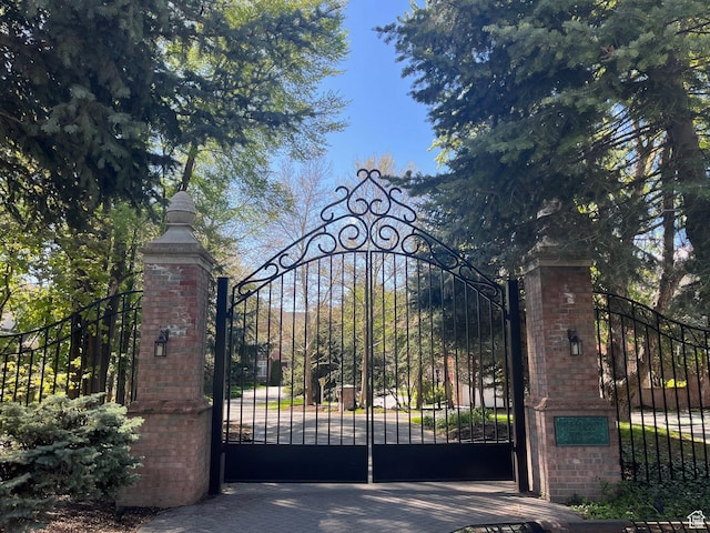 2051 E Normandywoods Ct, Holladay, UT 84117 - view of gate