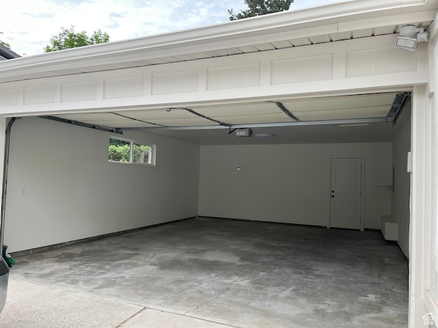 685 S Idaho Ave E, Provo, UT 84606 - garage featuring a garage door opener