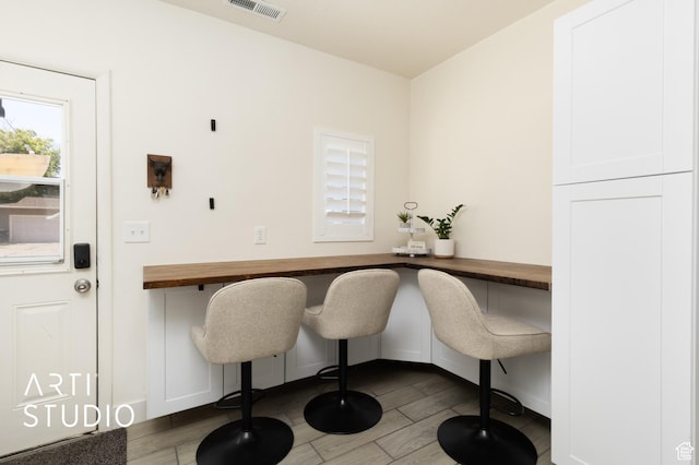 697 E Center St, Springville, UT 84663 - home office featuring wood finished floors and baseboards
