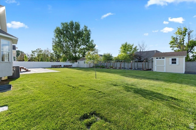2718 W Southpointe Rd, South Jordan, UT 84095 - view of yard with a patio area