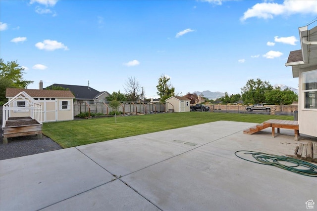 2718 W Southpointe Rd, South Jordan, UT 84095 - view of patio / terrace with a mountain view