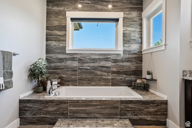 3858 E Eagle Ct, Eden, UT 84310 - full bath with a bath, plenty of natural light, vanity, and baseboards