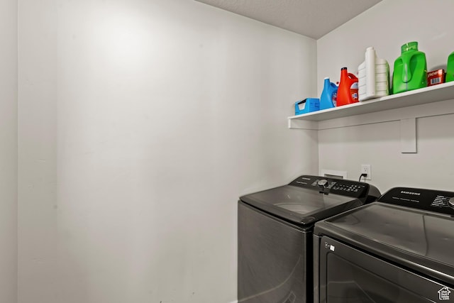 3932 S Sennie Dr W, Magna, UT 84044 - laundry room featuring washer and clothes dryer