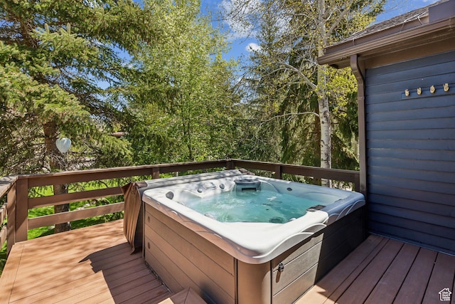 3058 Elk Run Dr W, Park City, UT 84098 - deck with a hot tub