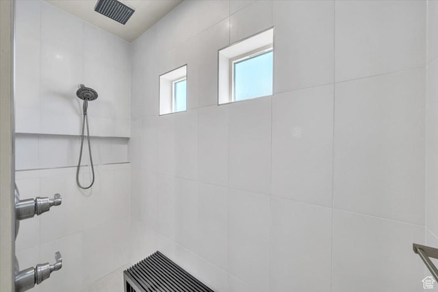 758 W Slate Ln, St George, UT 84790 - bathroom with a tile shower
