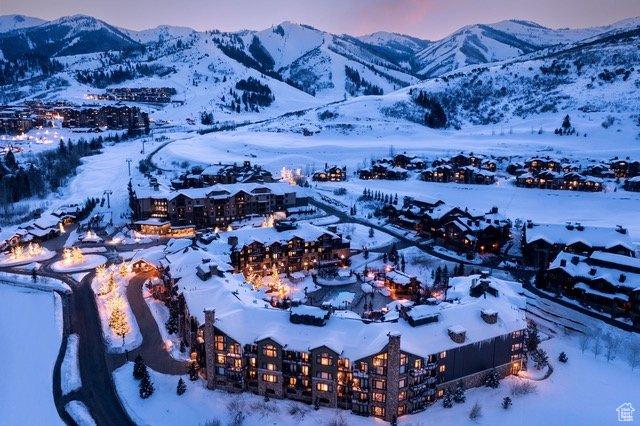 2100 Frostwood Blvd Unit 5130, Snyderville, UT 84098 - view of mountain background