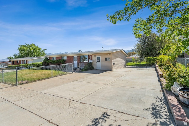295 S 2nd St, Tooele, UT 84074 - ranch-style house featuring concrete driveway