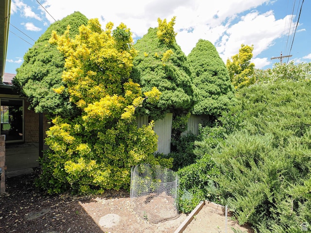 5747 S Sanford Dr, Murray, UT 84123 - view of yard featuring a vegetable garden