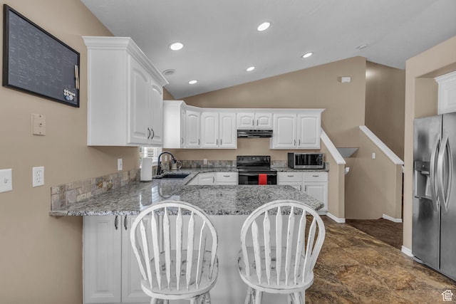 1123 N 3050 W, West Point, UT 84015 - kitchen featuring stainless steel appliances, under cabinet range hood, a sink, a peninsula, and white cabinets
