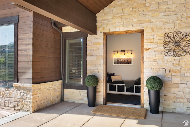 523 N Red Ct, Heber City, UT 84032 - entrance to property featuring stone siding