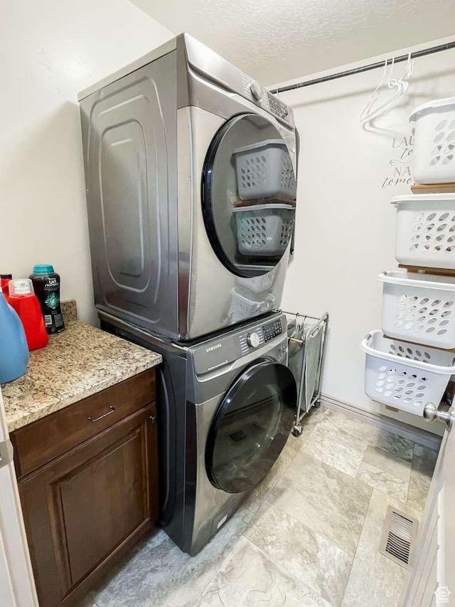 1303 N 150 E, Nephi, UT 84648 - laundry room with estacked washer and dryer