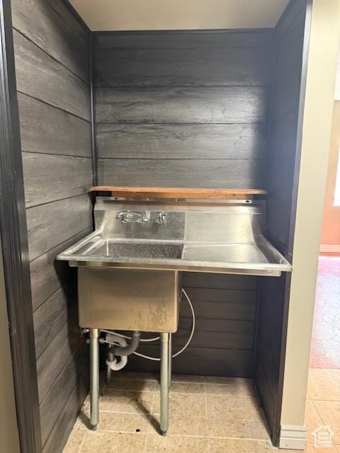438 E Parowan Way, Draper, UT 84020 - detailed view of wood walls