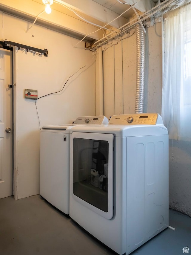 2567 W 2975 S, West Valley City, UT 84119 - laundry area with washing machine and clothes dryer