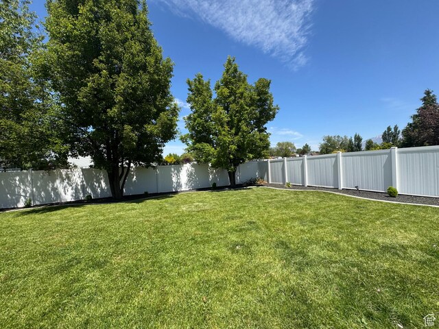 2552 W 2025 N, Clinton, UT 84015 - view of yard