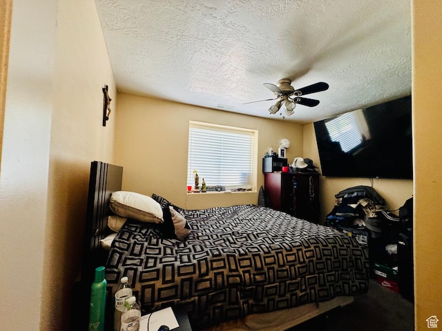 2552 W 2025 N, Clinton, UT 84015 - bedroom featuring a textured ceiling and ceiling fan