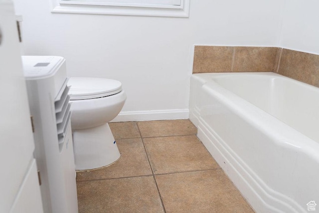 1444 S Beacon Dr E, Salt Lake City, UT 84108 - full bath with a bath, toilet, tile patterned flooring, and baseboards